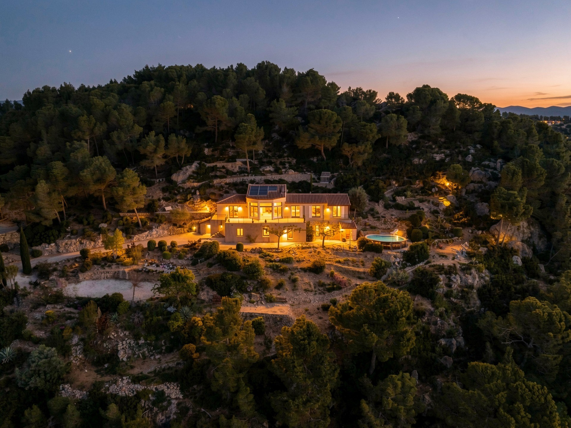  La Cadière d’Azur – Elevated Villa with Exceptional Panoramic Views - 物件實景
