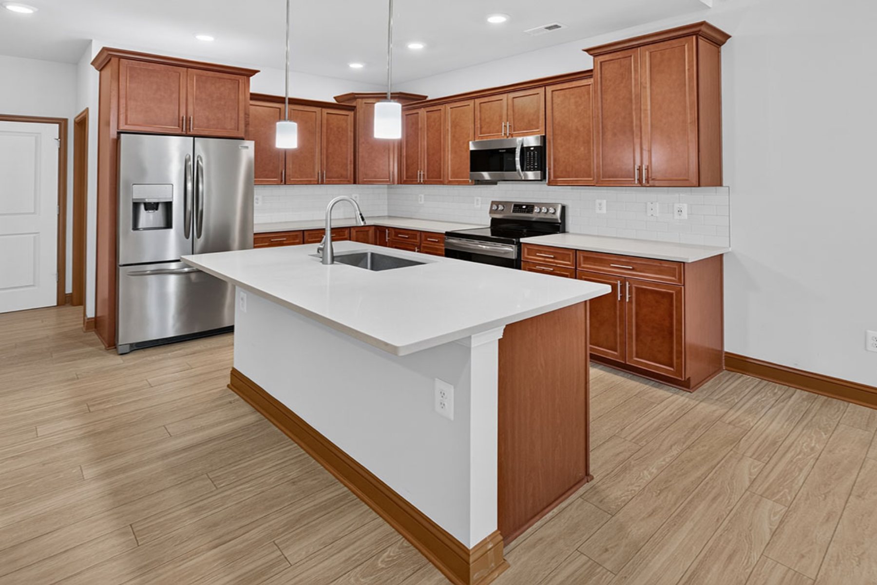  23134 Waggoner Ave - 物件實景
