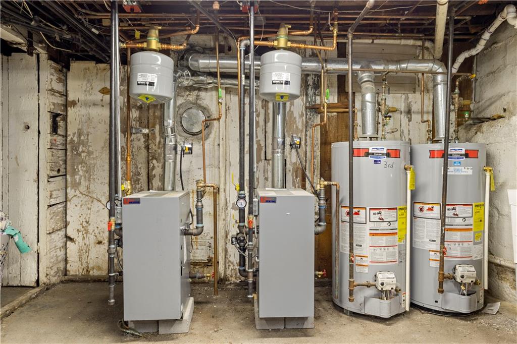 Pawtucket, Rhode Island, 02860, United States, 8 Bedrooms Bedrooms, ,3 BathroomsBathrooms,Residential,For Sale,2005644