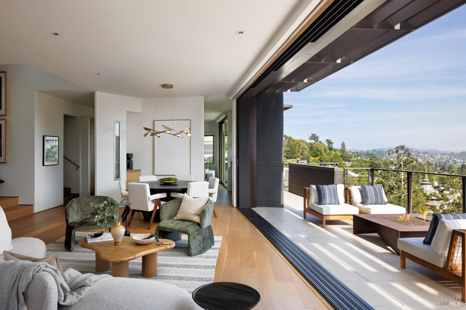 Mill Valley, California, 94941, United States, 5 Bedrooms Bedrooms, ,6 BathroomsBathrooms,Residential,For Sale,1913186