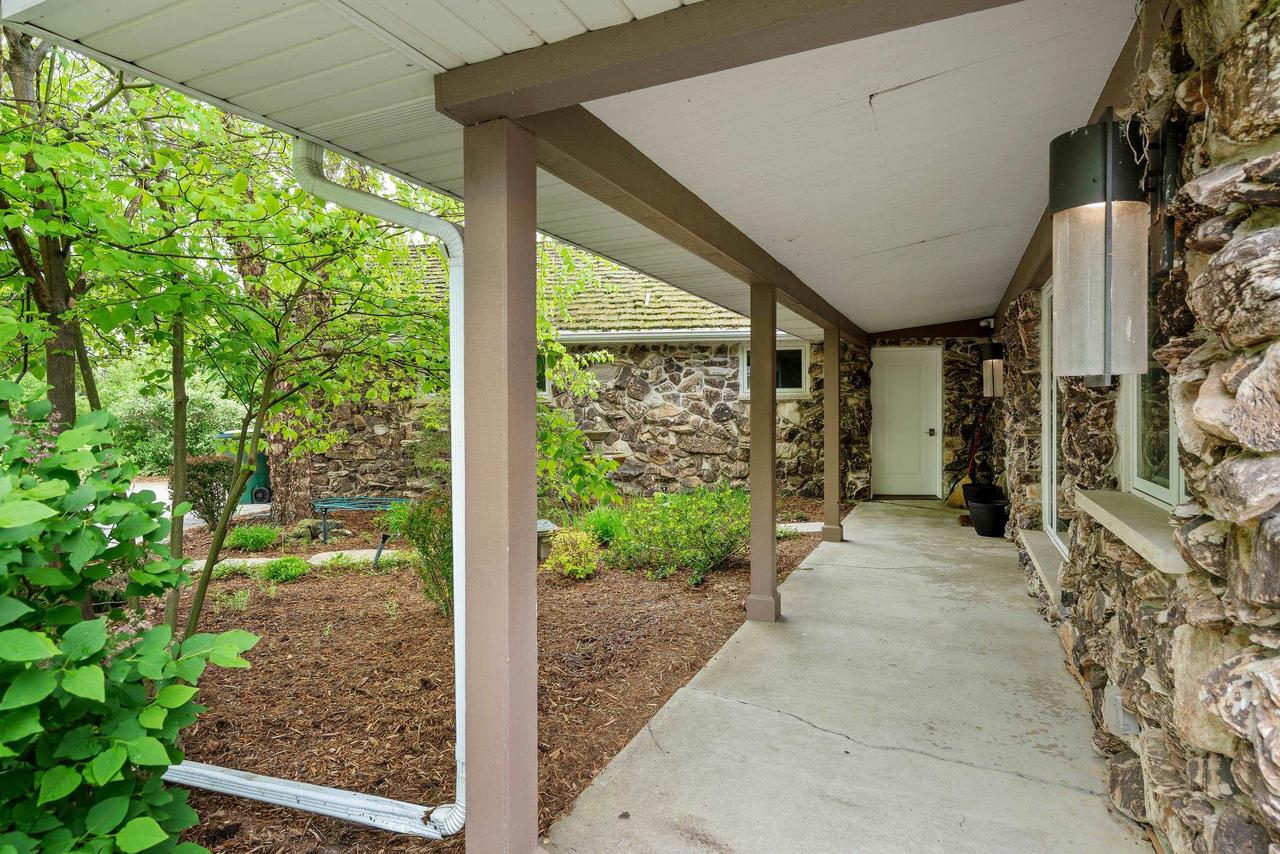Markesan, Wisconsin, 53946, United States, 5 Bedrooms Bedrooms, ,4 BathroomsBathrooms,Residential,For Sale,2023665