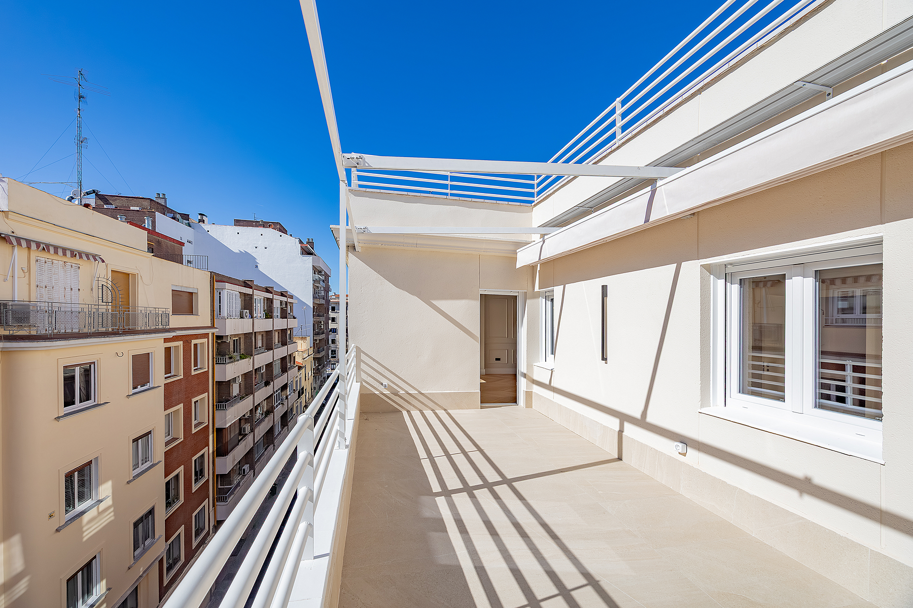  Exclusive renovated Penthouse with terrace near Plaza de Olavide - 物件實景