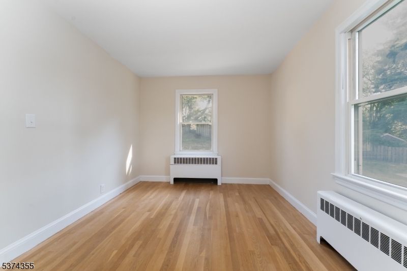 Clinton Town, New Jersey, 08809, United States, 3 Bedrooms Bedrooms, ,2 BathroomsBathrooms,Residential,For Sale,1901106