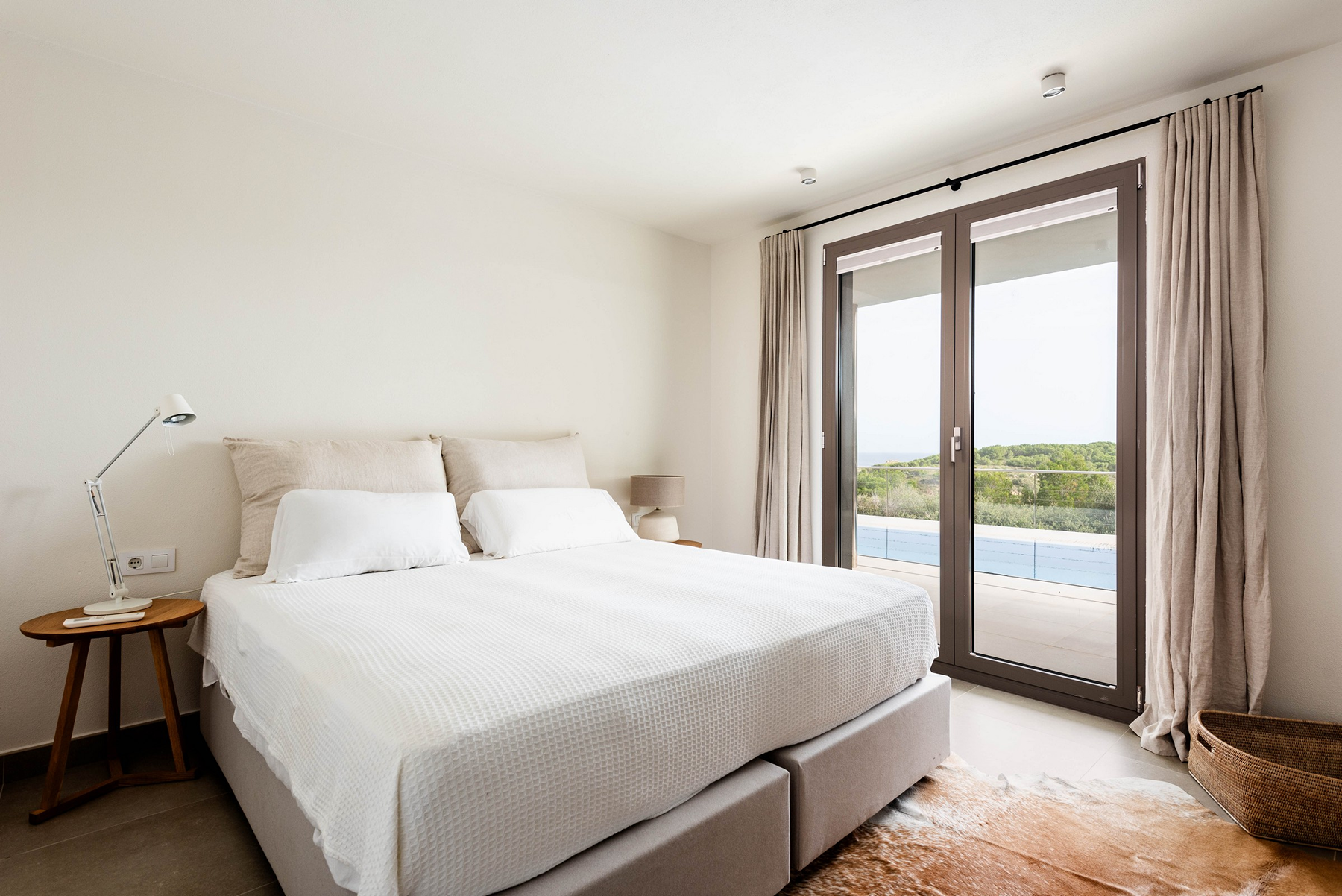  Exclusive modern villa with unique views of the port of Addaia, Menorca - 物件實景