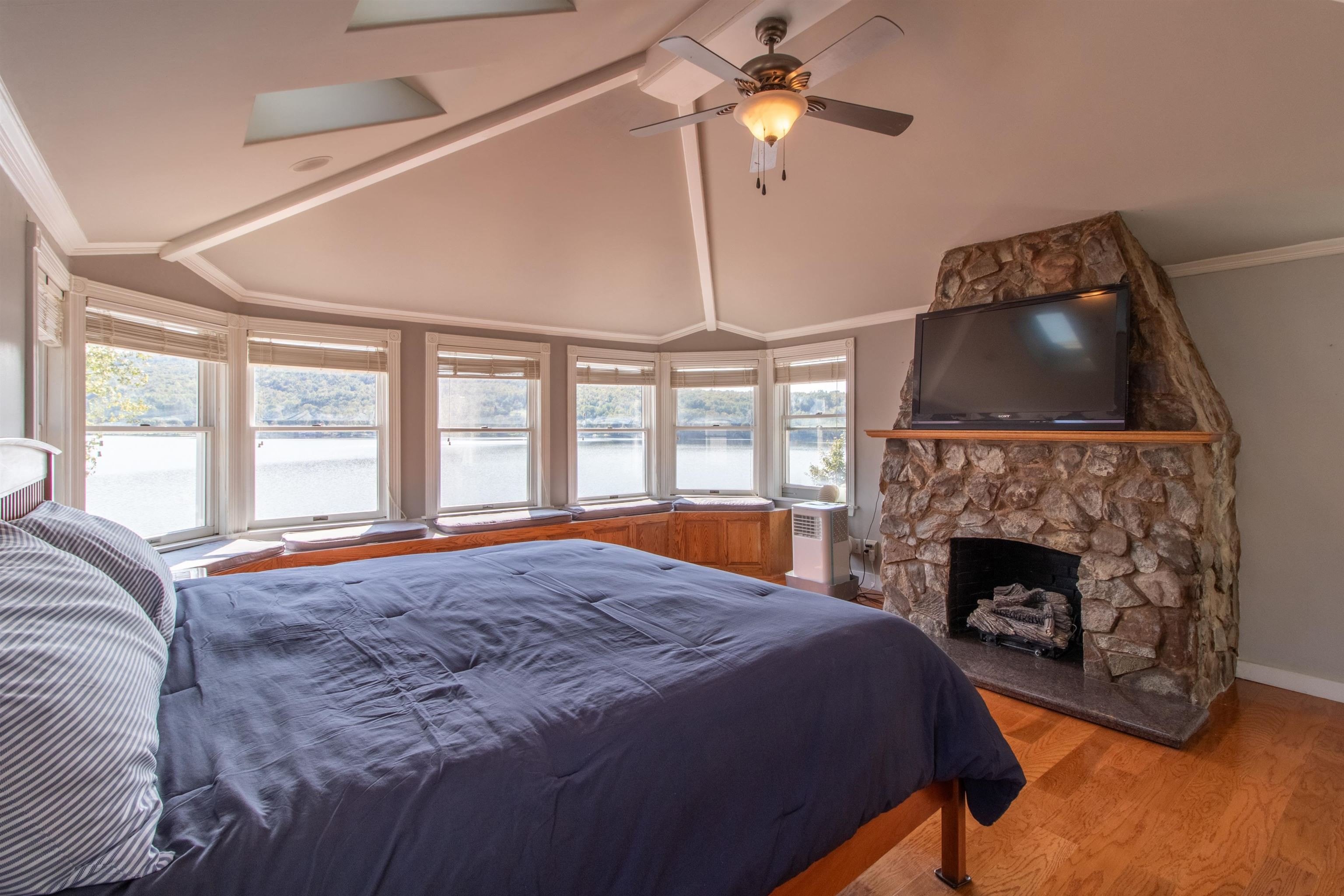 Barton, Vermont, 05822, United States, 2 Bedrooms Bedrooms, ,Residential,For Sale,1766049