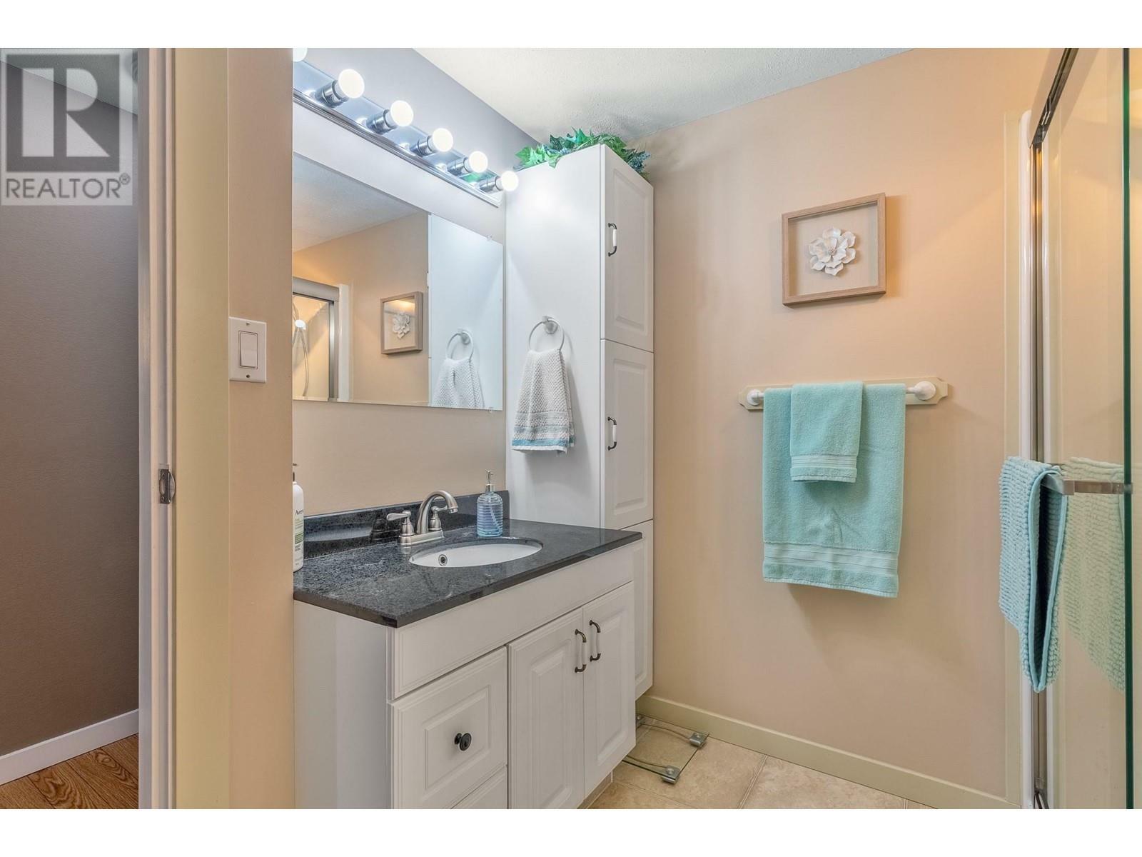 SALMON ARM, British Columbia, V1E 3A4, CA, 4 Bedrooms Bedrooms, ,2 BathroomsBathrooms,Residential,For Sale,1838776