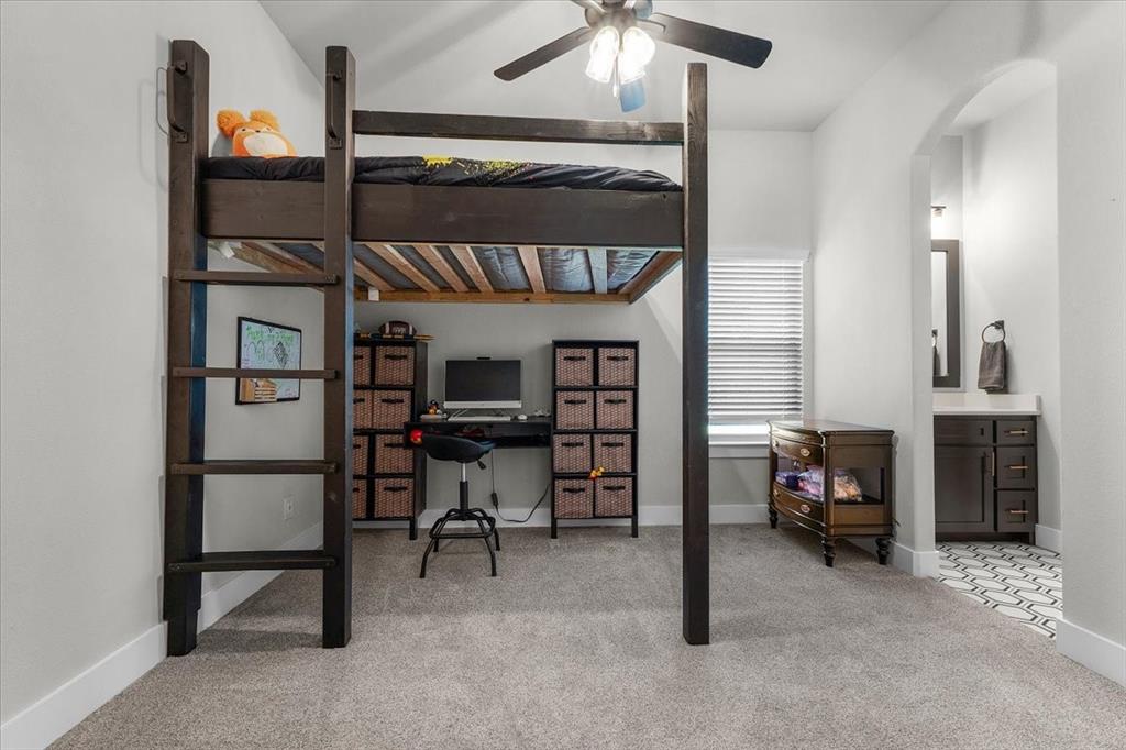 Weatherford, Texas, 76088, United States, 4 Bedrooms Bedrooms, ,4 BathroomsBathrooms,Residential,For Sale,1975341