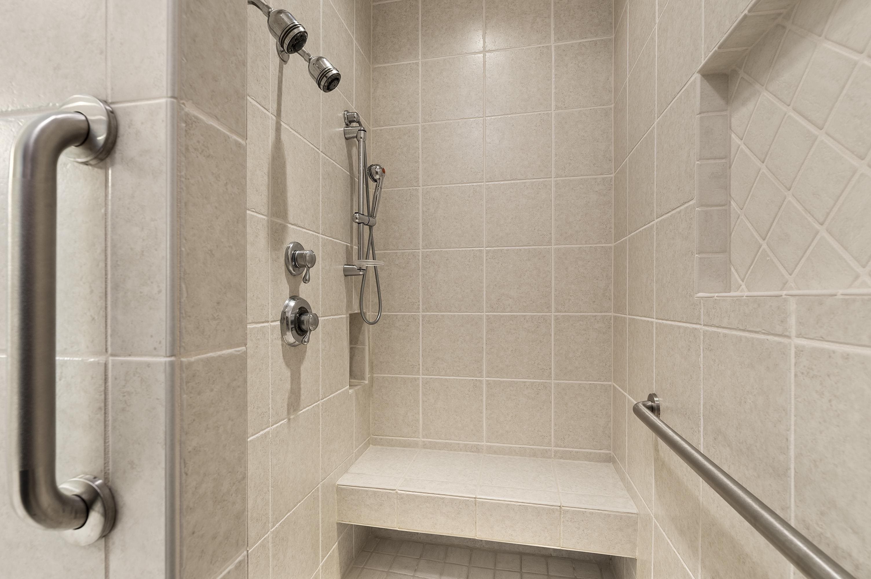 NEENAH, Wisconsin, 54956, United States, 3 Bedrooms Bedrooms, ,3 BathroomsBathrooms,Residential,For Sale,1927222