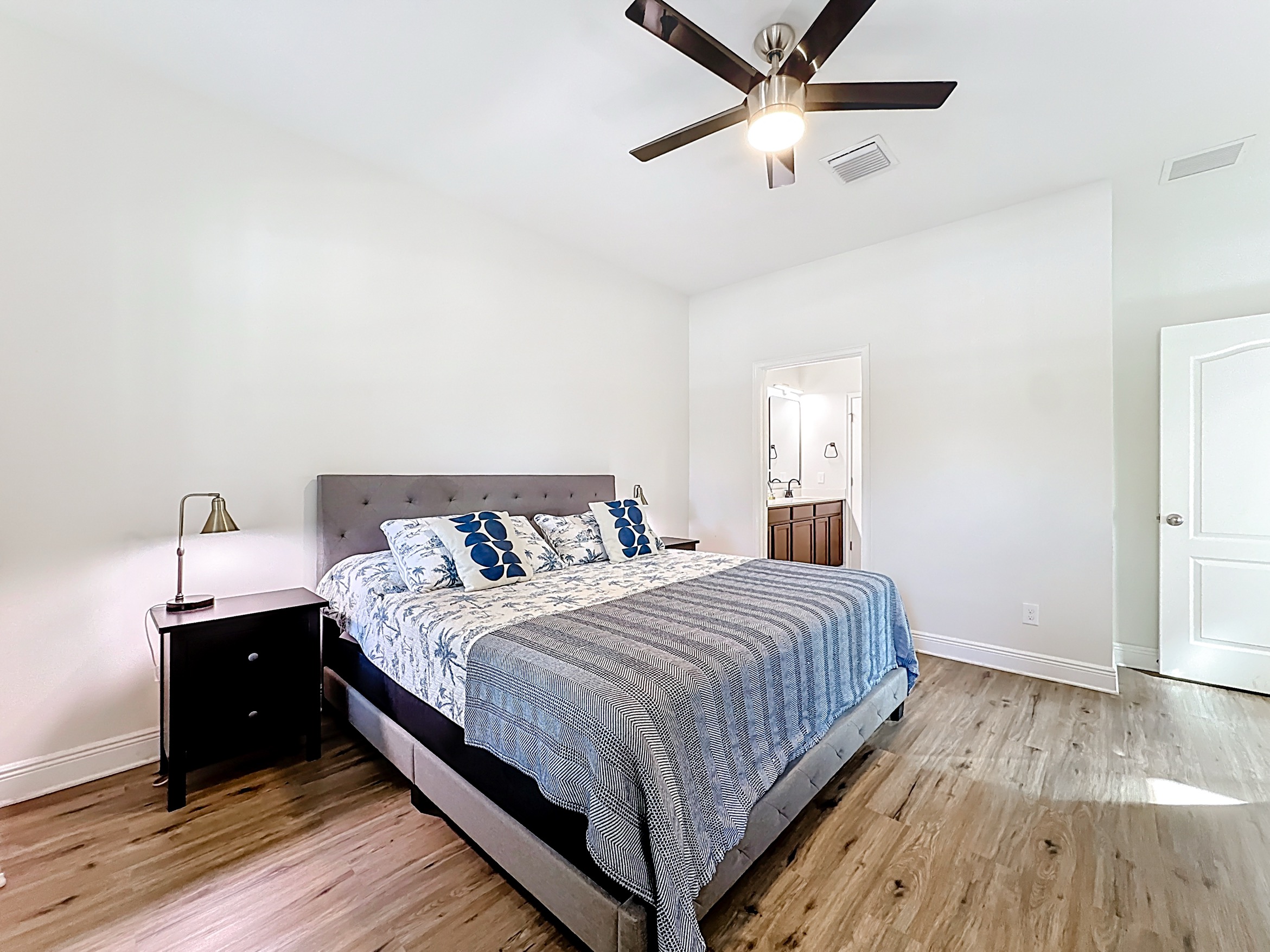 Winter Garden, Florida, 34787, United States, 5 Bedrooms Bedrooms, ,4 BathroomsBathrooms,Residential,For Sale,2010379