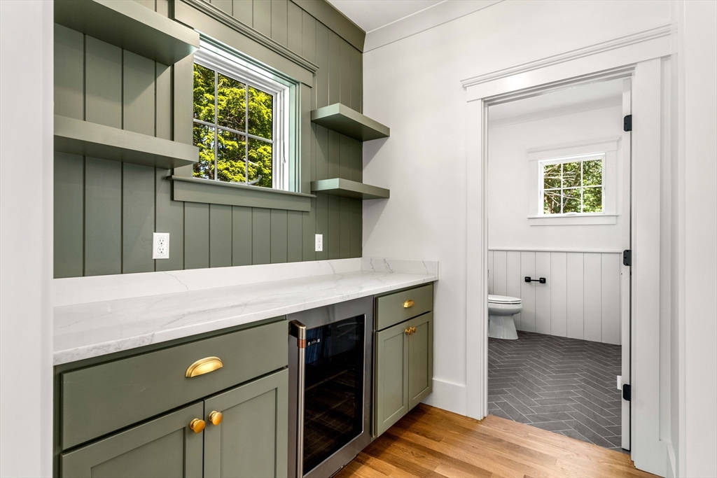 North Reading, Massachusetts, 01864, United States, 4 Bedrooms Bedrooms, ,3 BathroomsBathrooms,Residential,For Sale,1927425