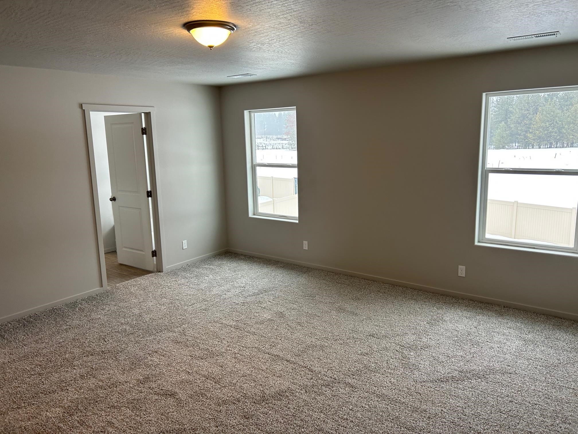 Spokane Valley, Washington, 99016, United States, 4 Bedrooms Bedrooms, ,3 BathroomsBathrooms,Residential,For Sale,1867495