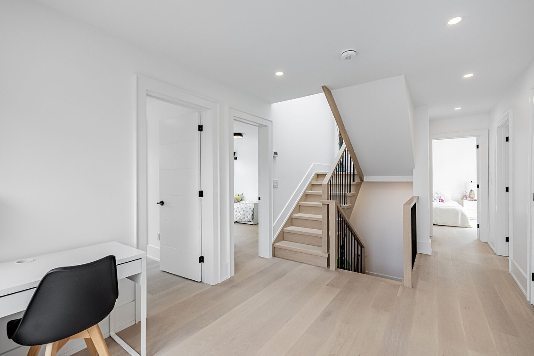  Custom Built Home - 物件實景