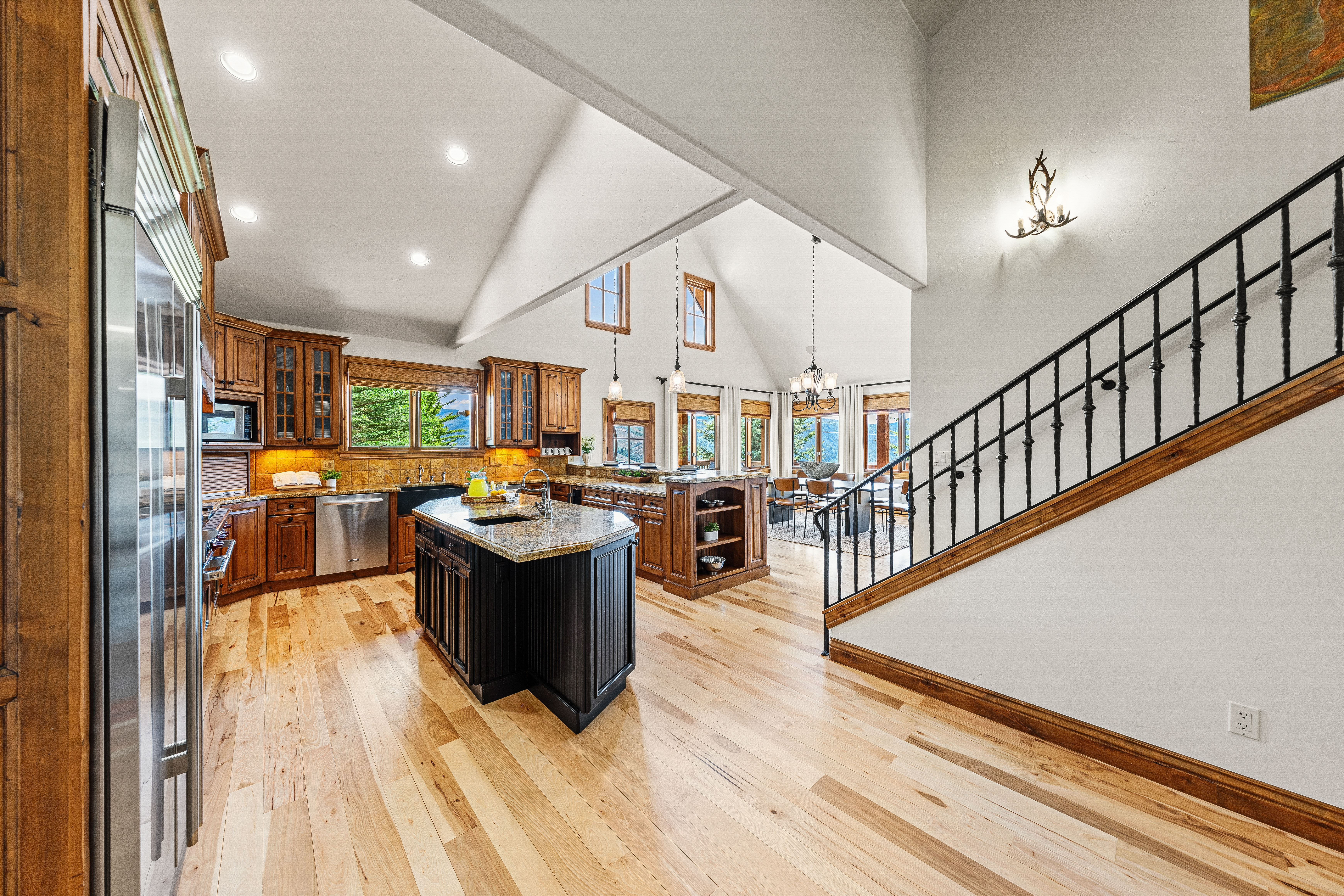  Exceptional Mountain Estate Offering Breathtaking Views - 物件實景