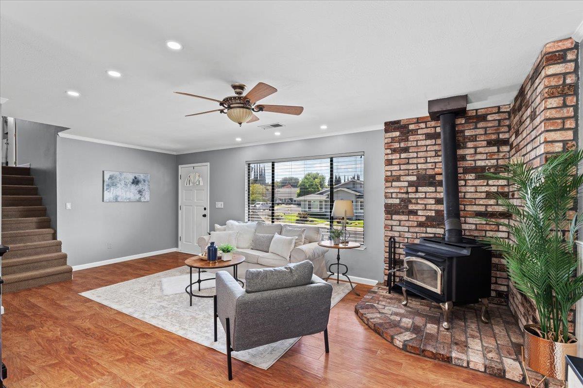 Oakdale, California, 95361, United States, 3 Bedrooms Bedrooms, ,3 BathroomsBathrooms,Residential,For Sale,1923997