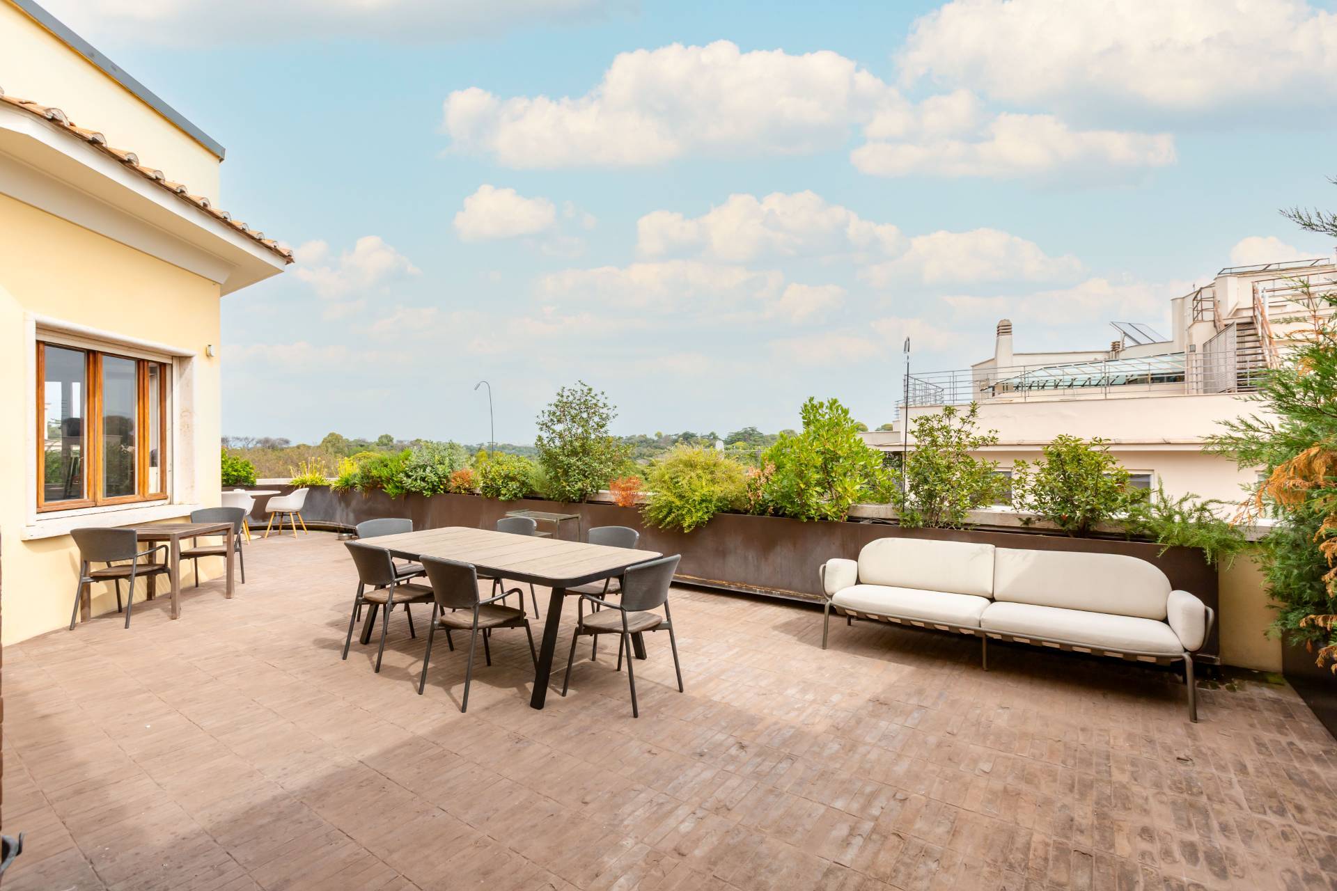 Roma, Roma, 00100, IT, 3 Bedrooms Bedrooms, ,4 BathroomsBathrooms,Residential,For Sale,1949736