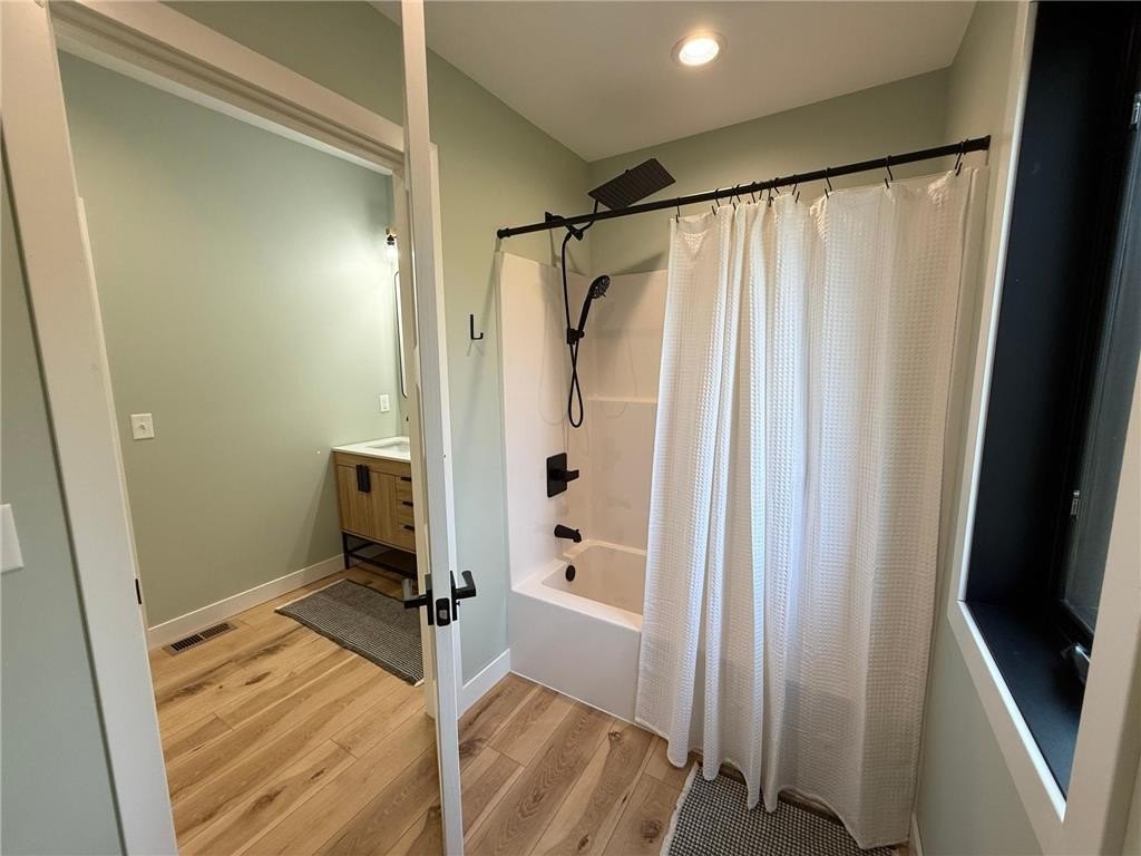 Alexandria, Minnesota, 56308, United States, 4 Bedrooms Bedrooms, ,2 BathroomsBathrooms,Residential,For Sale,2019044