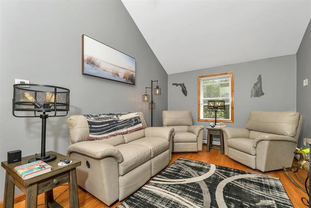 Deerfield, New Hampshire, 03037, United States, 4 Bedrooms Bedrooms, ,1 BathroomBathrooms,Residential,For Sale,1902997