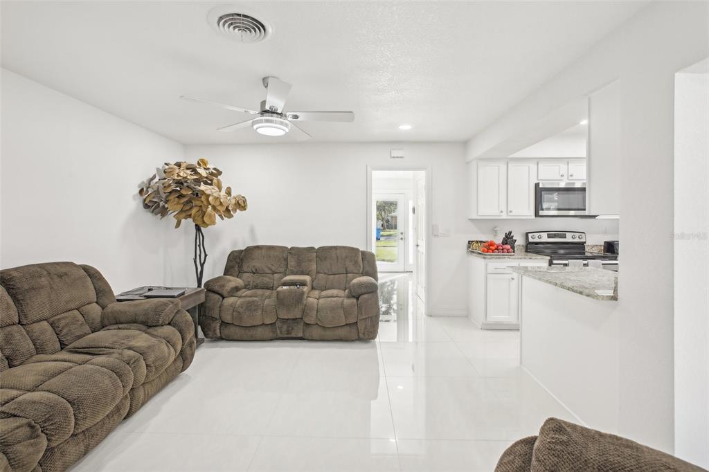 St Petersburg, Florida, 33710, United States, 3 Bedrooms Bedrooms, ,2 BathroomsBathrooms,Residential,For Sale,1849004