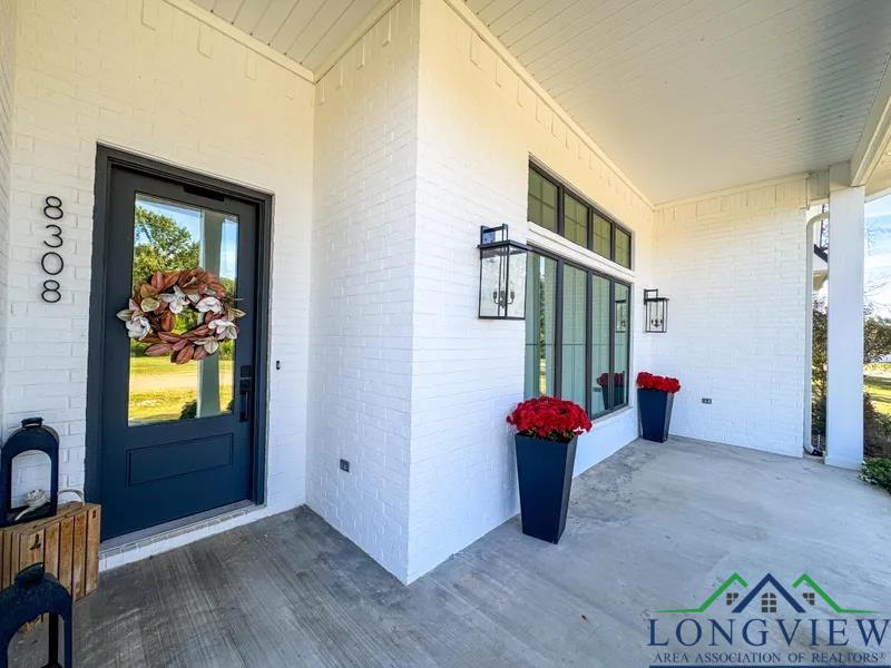 Texarkana, Texas, 75503, United States, 4 Bedrooms Bedrooms, ,4 BathroomsBathrooms,Residential,For Sale,1980394