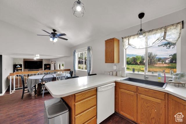 Layton, Utah, 84041, United States, 5 Bedrooms Bedrooms, ,4 BathroomsBathrooms,Residential,For Sale,1930969