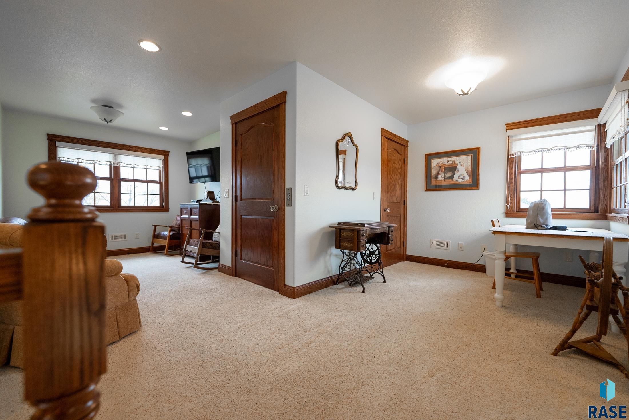 Yankton, South Dakota, 57078, United States, 6 Bedrooms Bedrooms, ,4 BathroomsBathrooms,Residential,For Sale,1975294