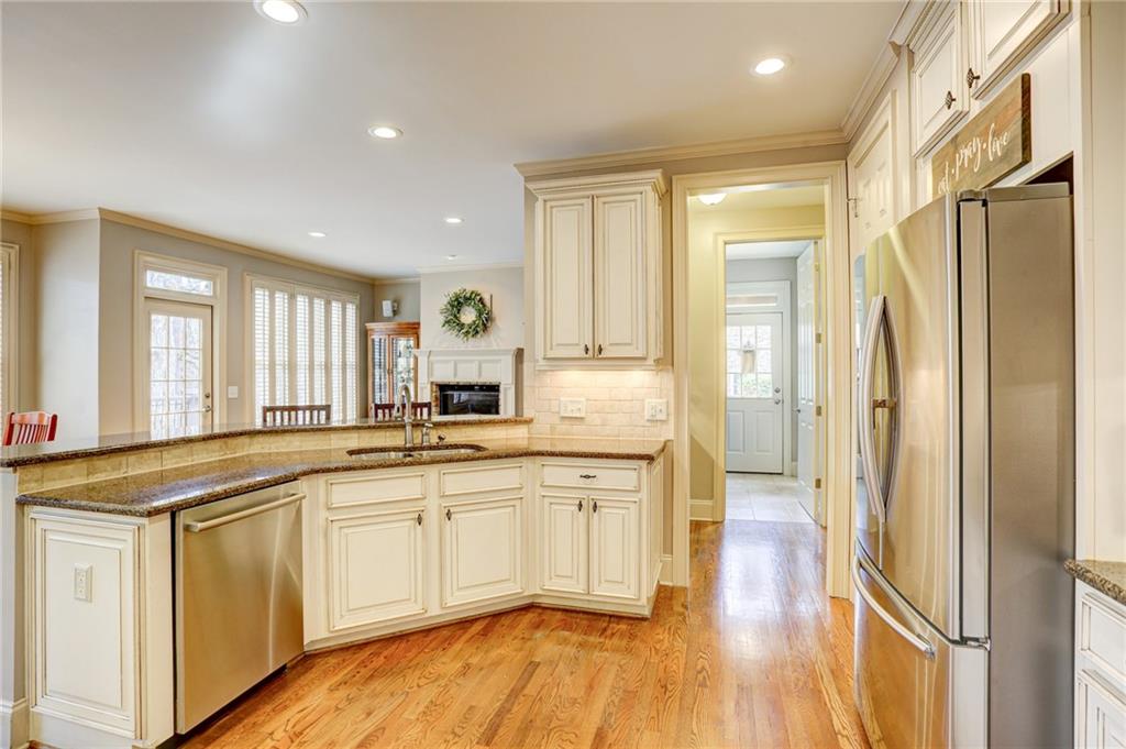 Suwanee, Georgia, 30024, United States, 5 Bedrooms Bedrooms, ,5 BathroomsBathrooms,Residential,For Sale,2025852