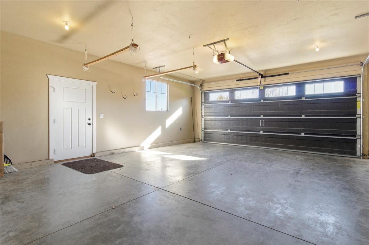 CENTRAL VALLEY, Utah, 84754, United States, 4 Bedrooms Bedrooms, ,3 BathroomsBathrooms,Residential,For Sale,1973038