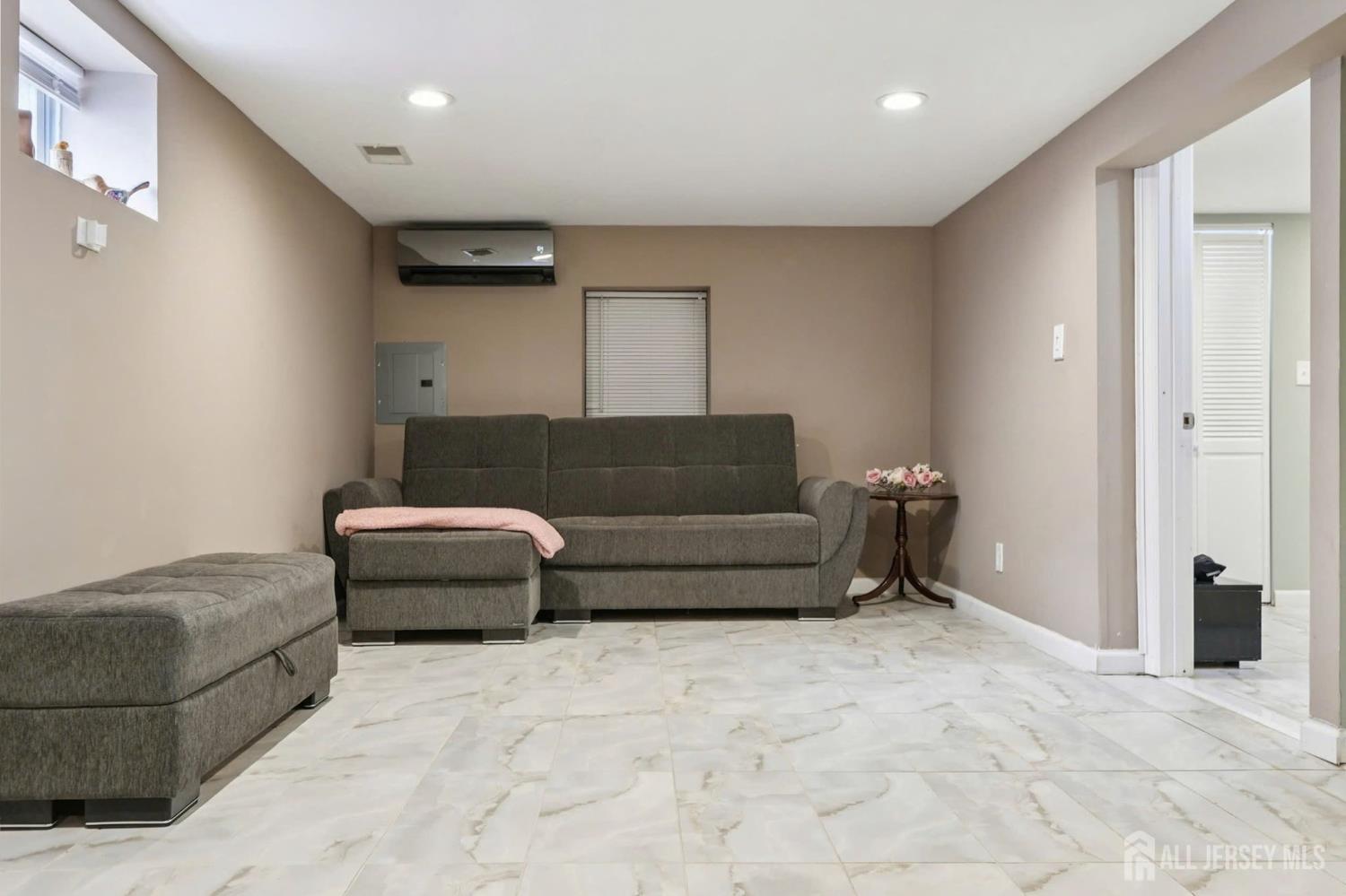 Woodbridge Proper, New Jersey, 07095, United States, 3 Bedrooms Bedrooms, ,3 BathroomsBathrooms,Residential,For Sale,1997367