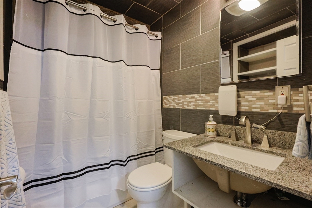 Swampscott, Massachusetts, 01907, United States, 3 Bedrooms Bedrooms, ,2 BathroomsBathrooms,Residential,For Sale,1984314