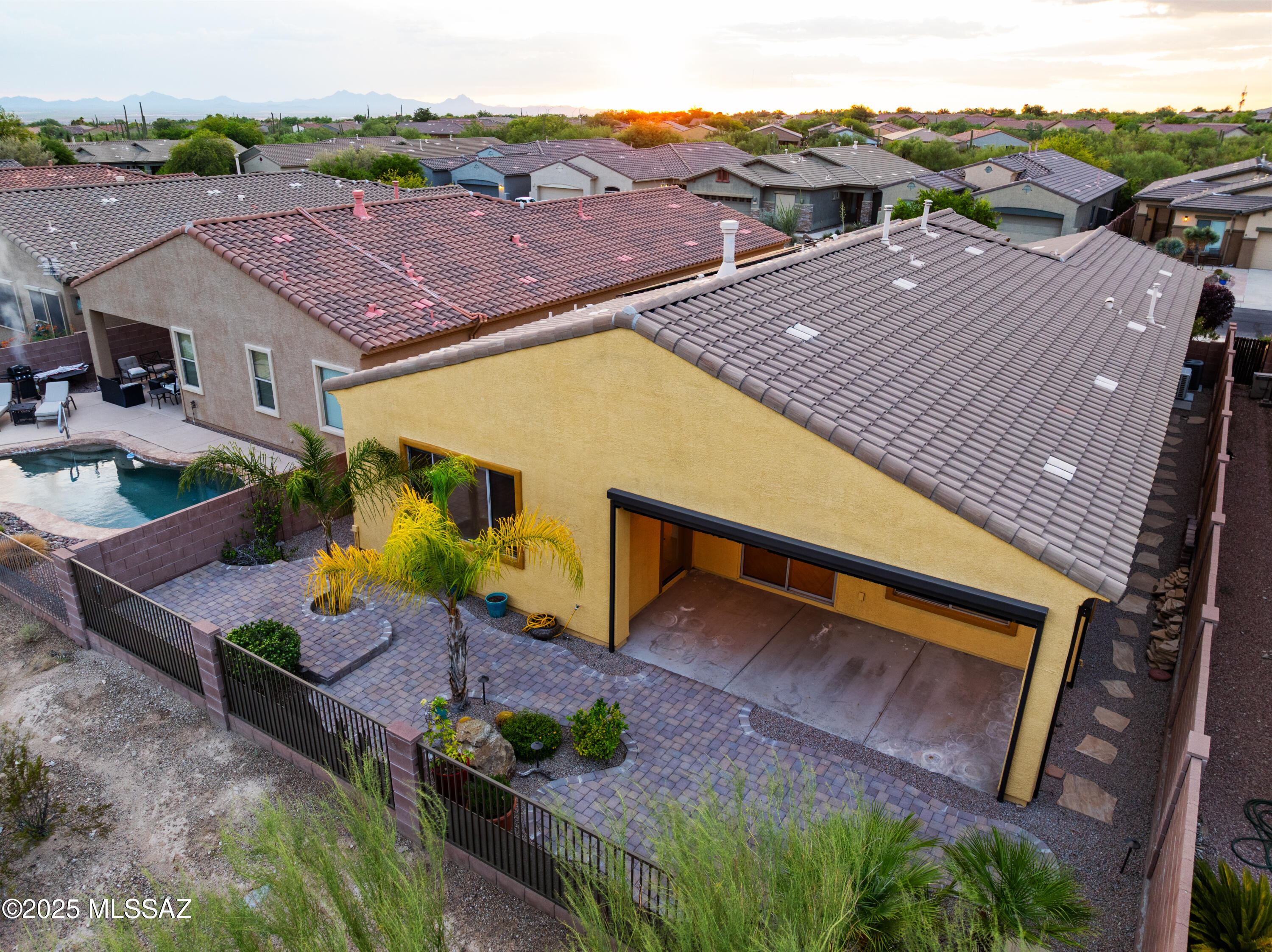Marana, Arizona, 85658, United States, 3 Bedrooms Bedrooms, ,3 BathroomsBathrooms,Residential,For Sale,1926095