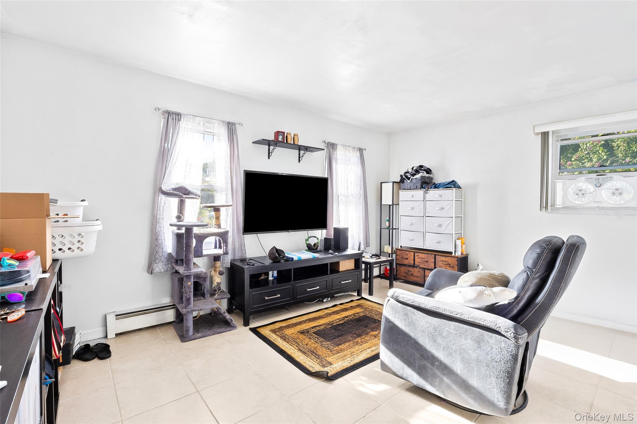 Farmingville, New York, 11738, United States, 4 Bedrooms Bedrooms, ,2 BathroomsBathrooms,Residential,For Sale,1928203