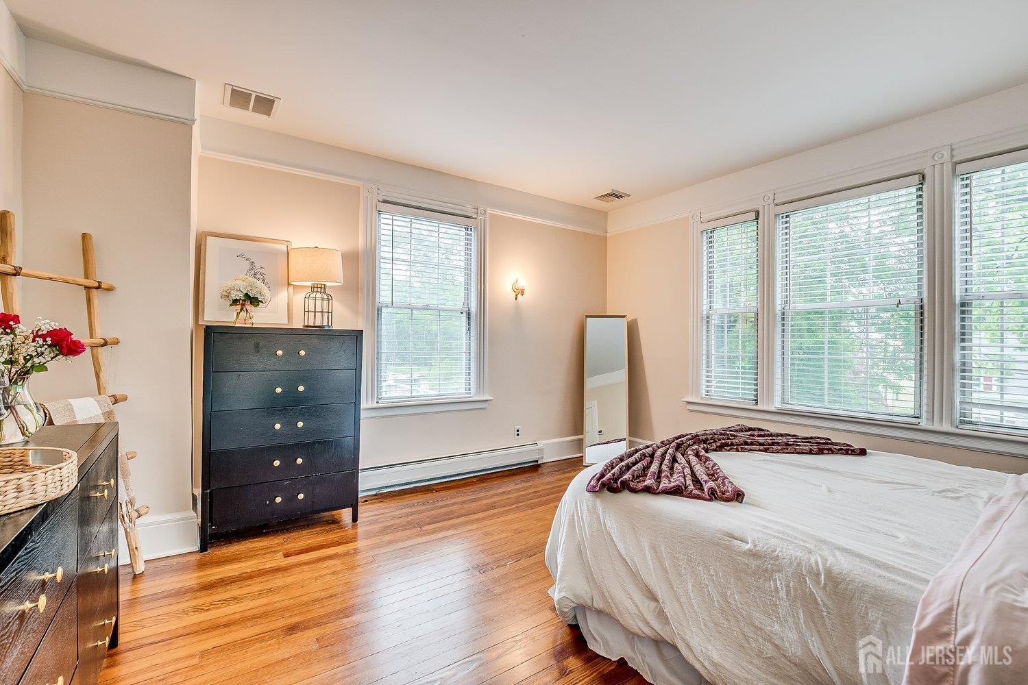 Metuchen, New Jersey, 08840, United States, 5 Bedrooms Bedrooms, ,3 BathroomsBathrooms,Residential,For Sale,1903678