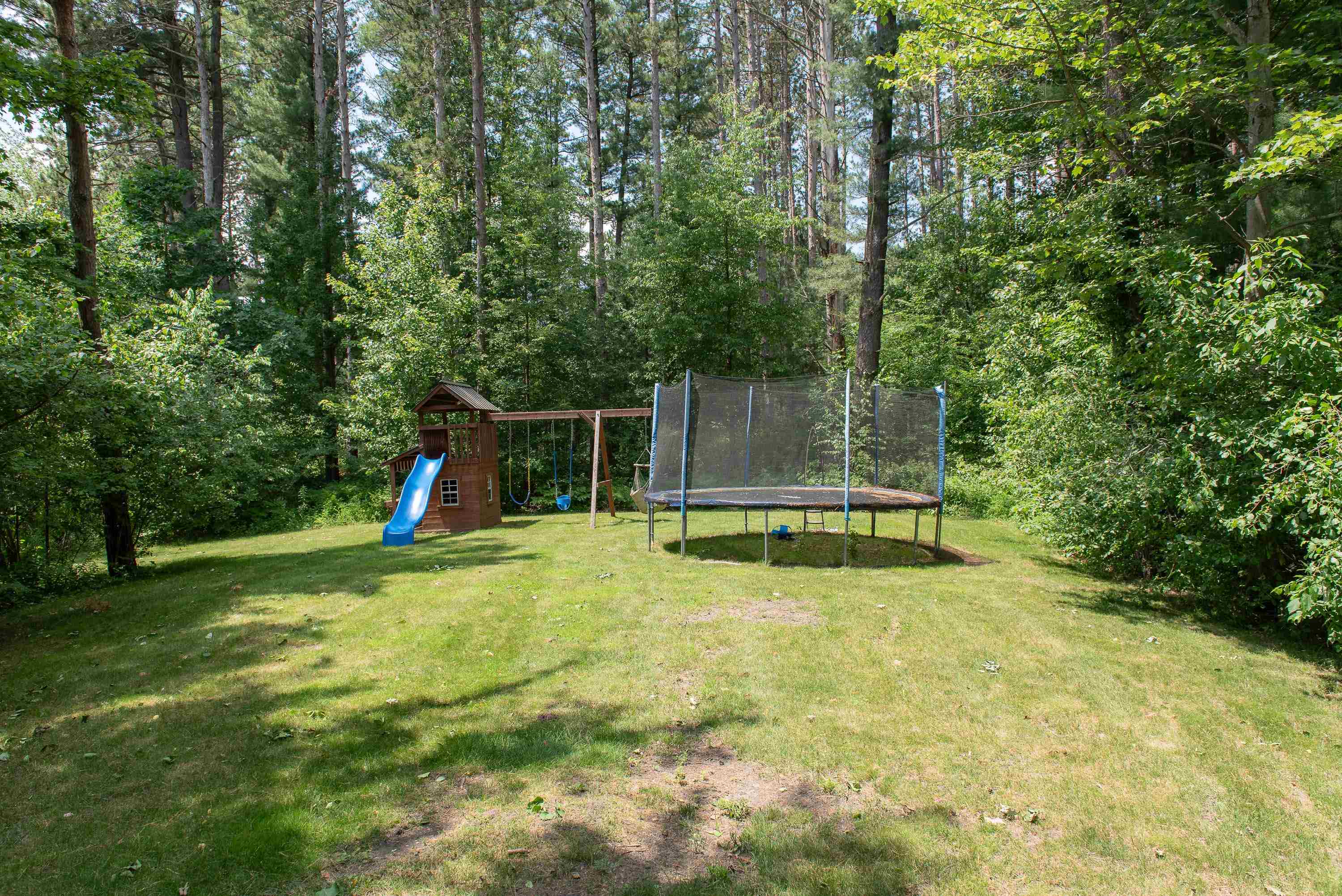 Midland, Michigan, 48642, United States, 4 Bedrooms Bedrooms, ,5 BathroomsBathrooms,Residential,For Sale,1927843
