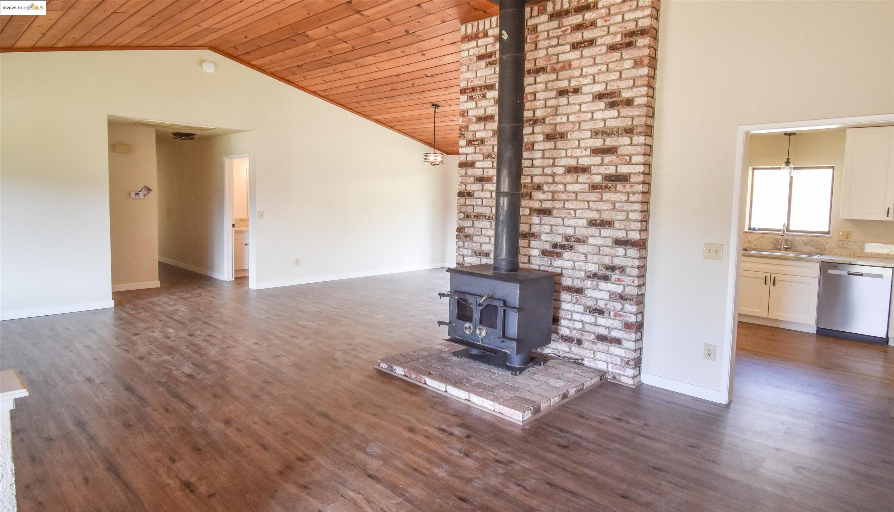 Jamestown, California, 95327, United States, 3 Bedrooms Bedrooms, ,2 BathroomsBathrooms,Residential,For Sale,1970906