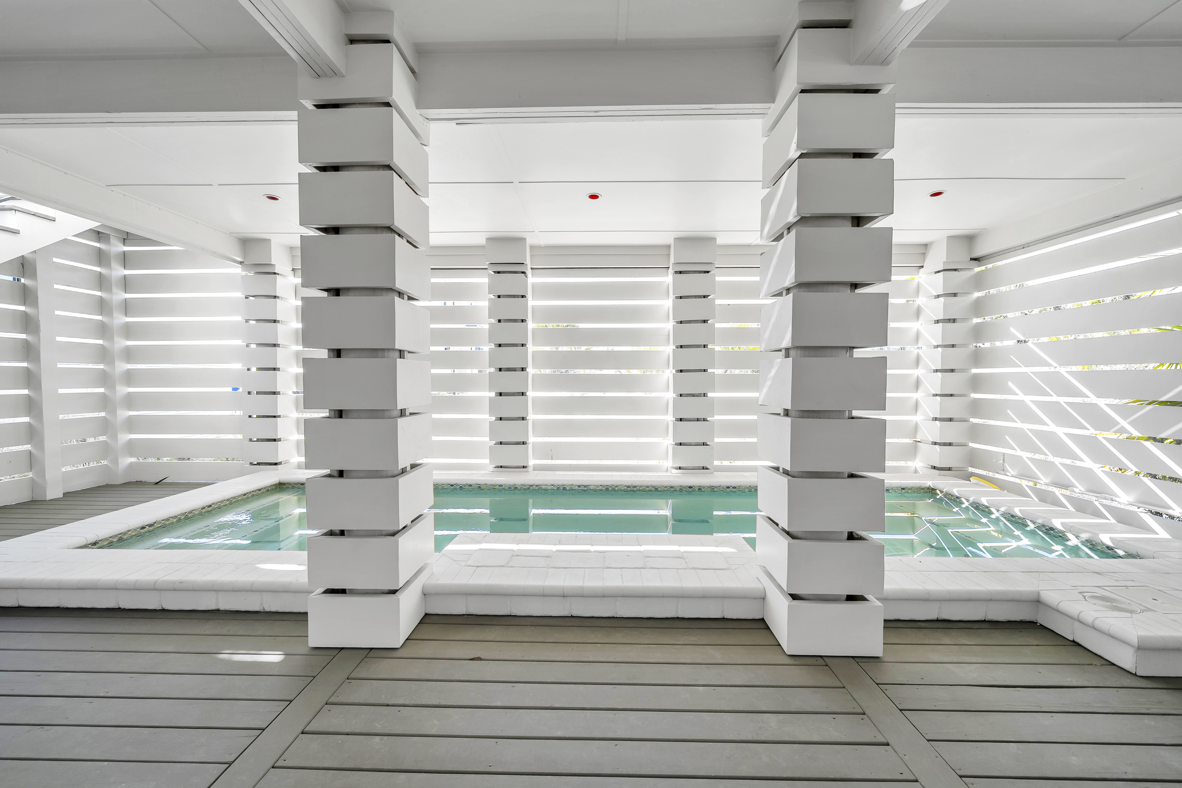  Iconic Grayton Beachfront Retreat with Elevator, Pool & Ample Parking - 物件實景