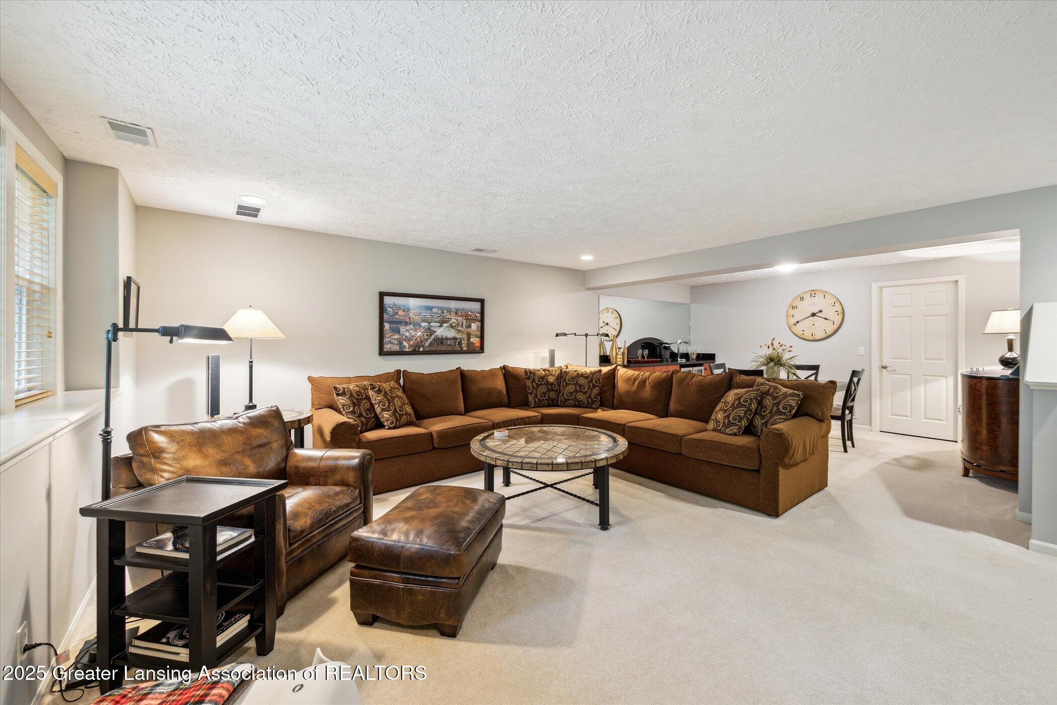 Bath, Michigan, 48808, United States, 4 Bedrooms Bedrooms, ,3 BathroomsBathrooms,Residential,For Sale,1890488