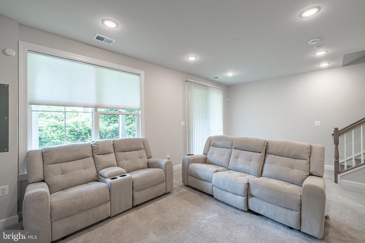 Alexandria, Virginia, 22306, United States, 3 Bedrooms Bedrooms, ,5 BathroomsBathrooms,Residential,For Sale,1913376