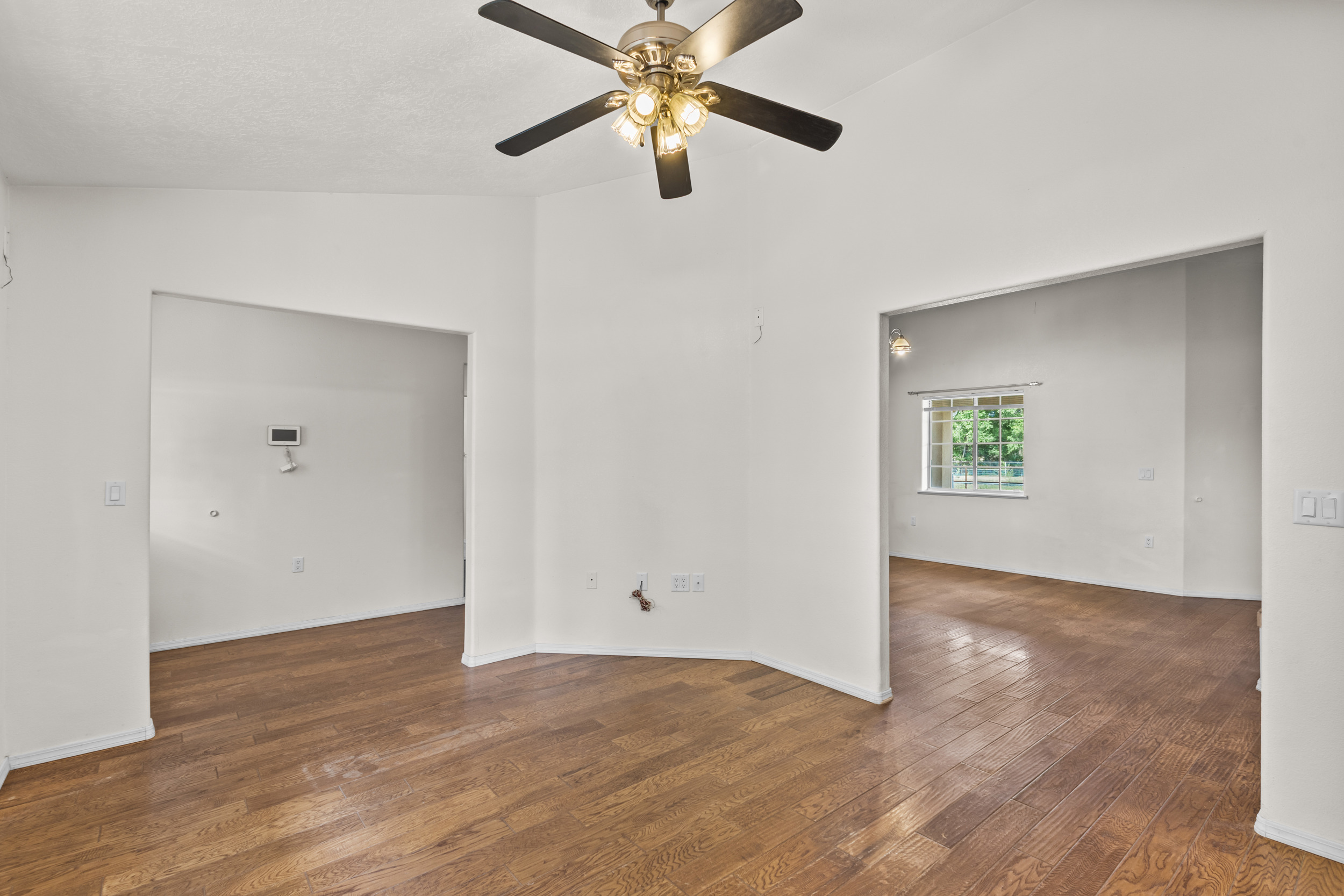 Belen, New Mexico, 87002, United States, 3 Bedrooms Bedrooms, ,2 BathroomsBathrooms,Residential,For Sale,1914205
