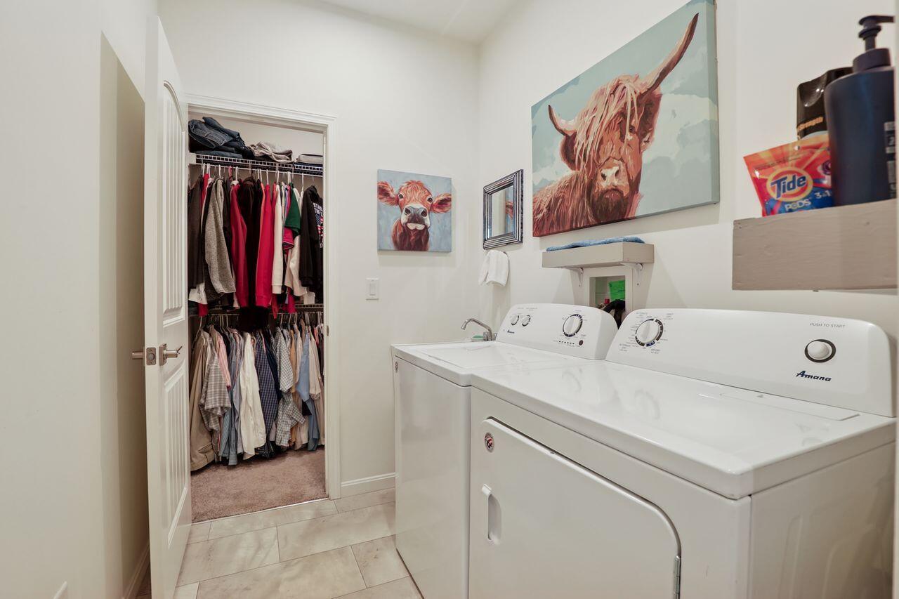 Covington, Kentucky, 41017, United States, 3 Bedrooms Bedrooms, ,3 BathroomsBathrooms,Residential,For Sale,2002248