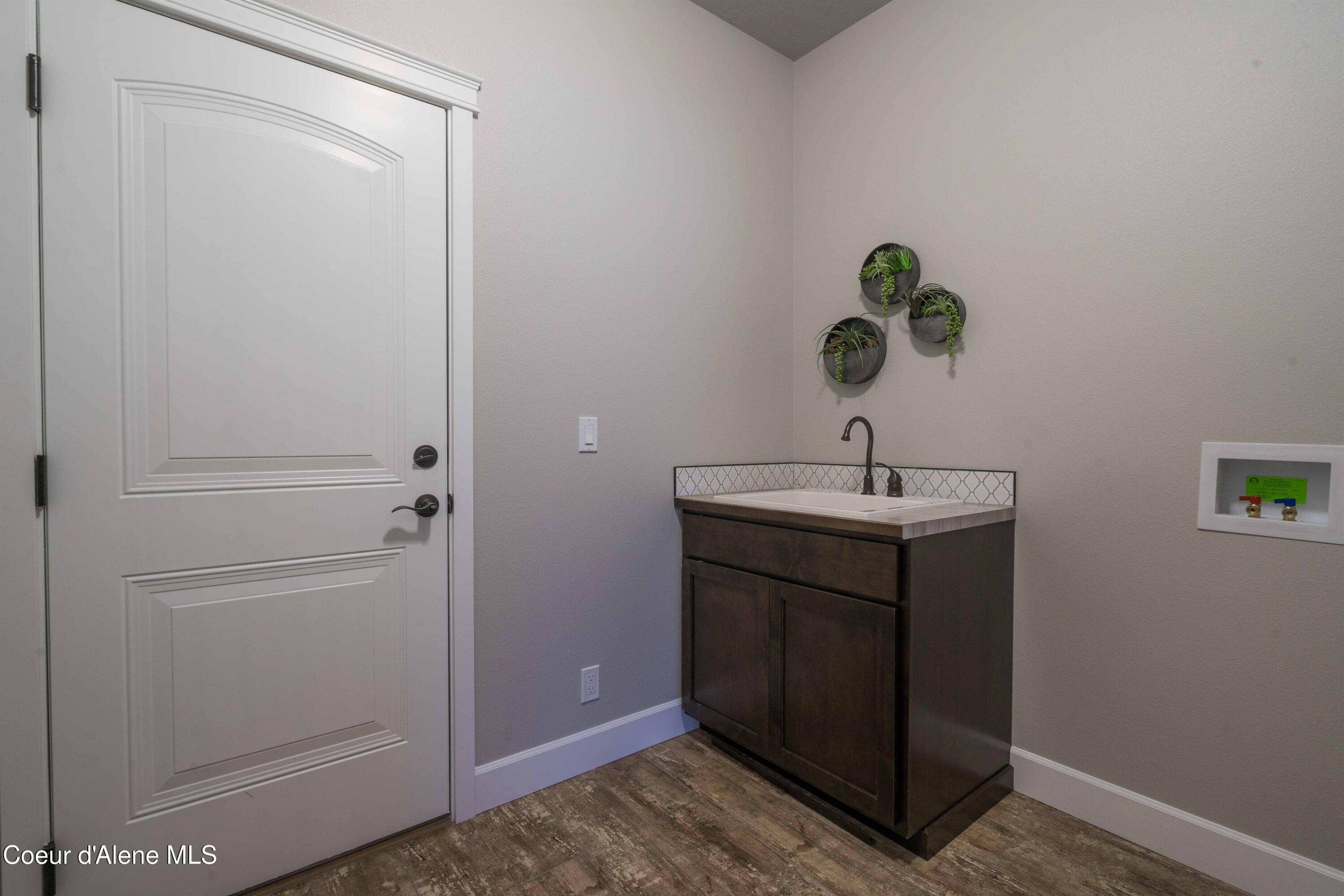 Rathdrum, Idaho, 83858, United States, 3 Bedrooms Bedrooms, ,Residential,For Sale,1960535