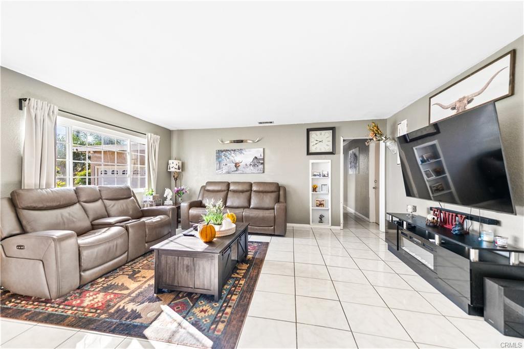 Rialto, California, 92376, United States, 4 Bedrooms Bedrooms, ,2 BathroomsBathrooms,Residential,For Sale,2008589