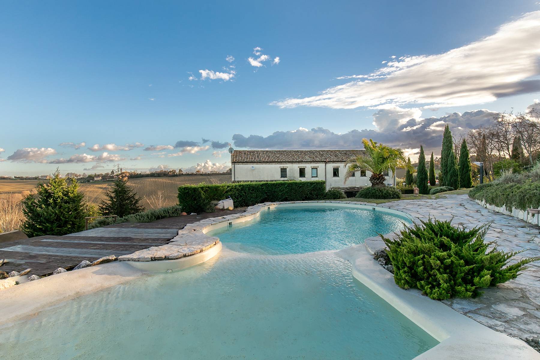 First rate restored farmhouse with sea views and SPA 