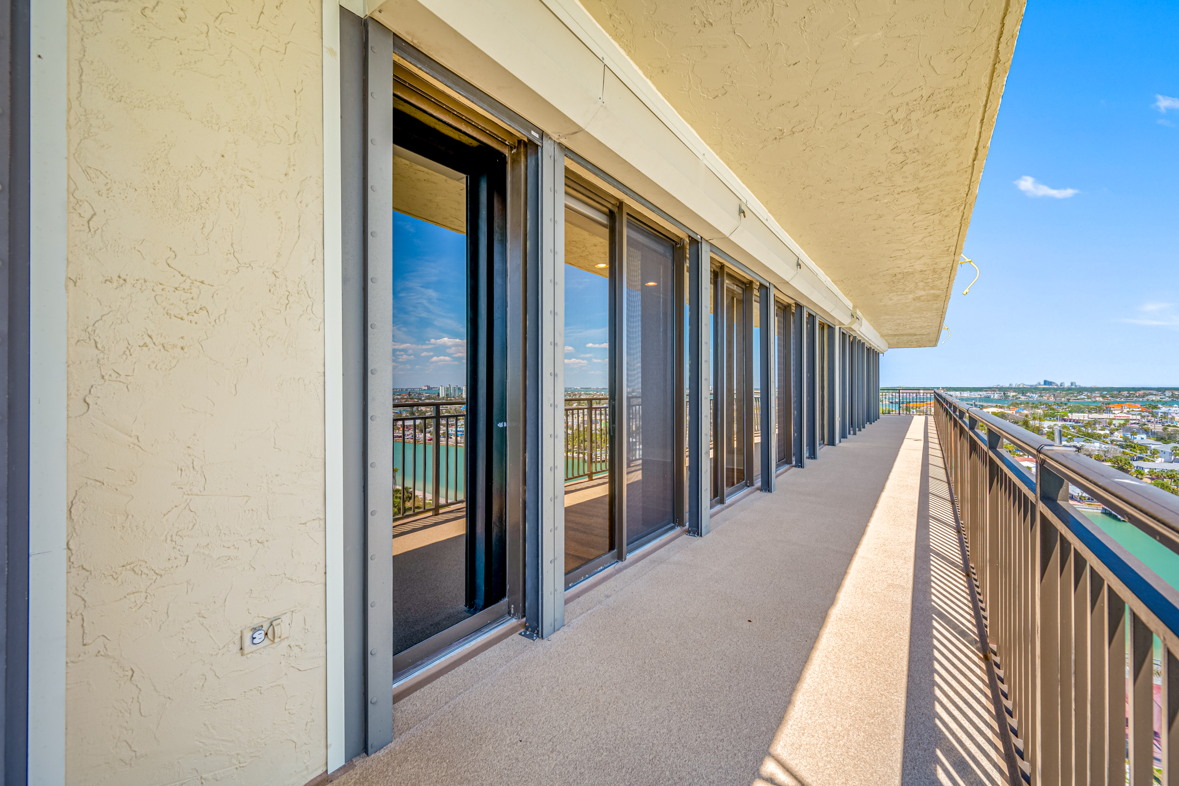 Treasure Island, Florida, 33706, United States, 2 Bedrooms Bedrooms, ,4 BathroomsBathrooms,Residential,For Sale,1830470
