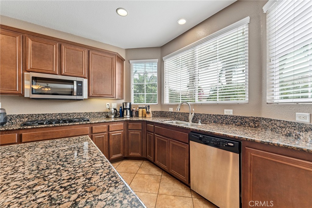 Eastvale, California, 92880, United States, 5 Bedrooms Bedrooms, ,3 BathroomsBathrooms,Residential,For Sale,1930903