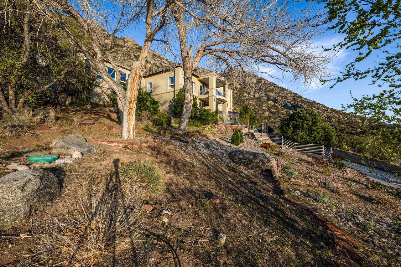 Albuquerque, New Mexico, 87122, United States, 4 Bedrooms Bedrooms, ,5 BathroomsBathrooms,Residential,For Sale,1766208