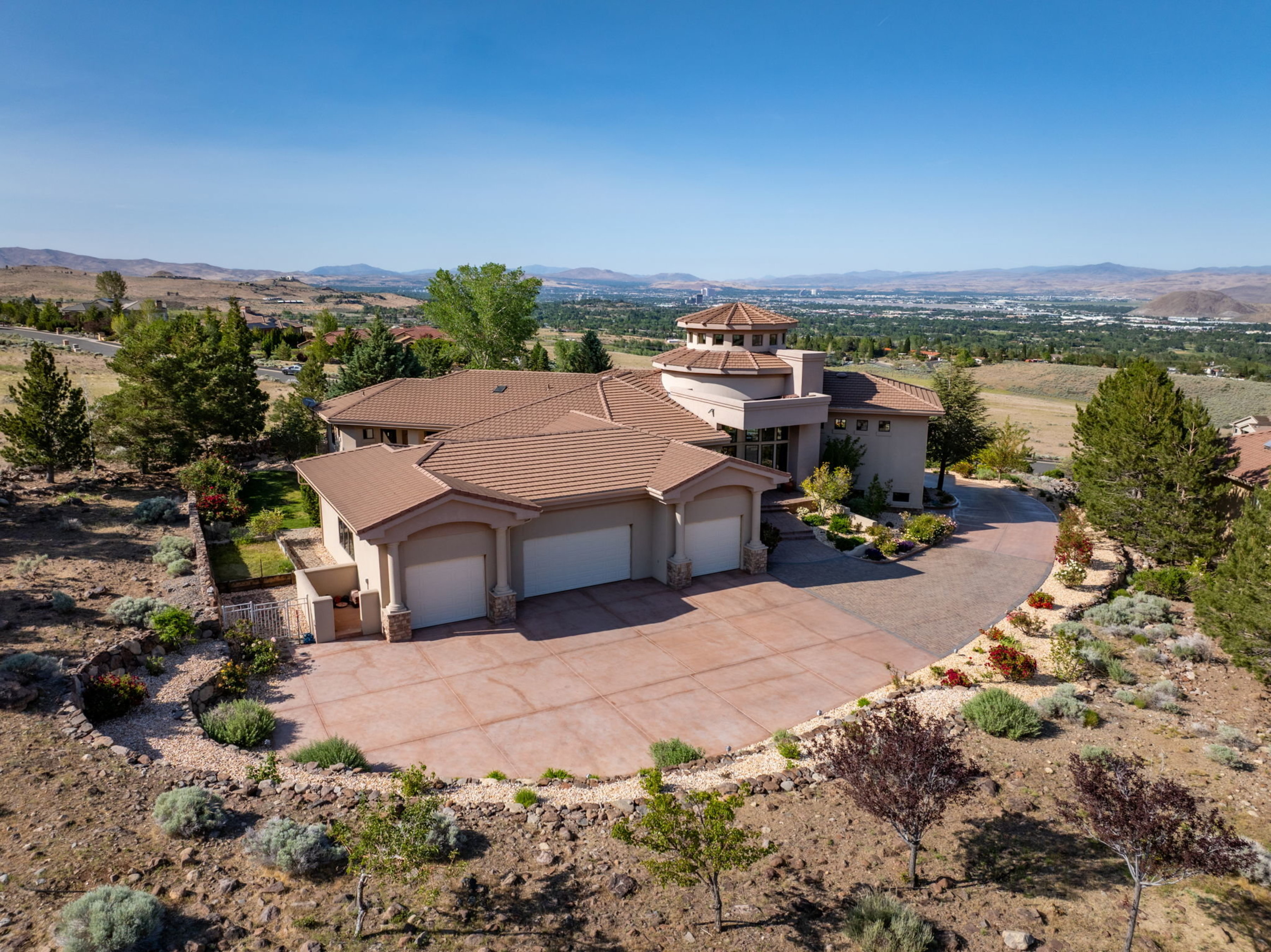  Stunning Custom Home with Breathtaking Views in Reno - 物件實景