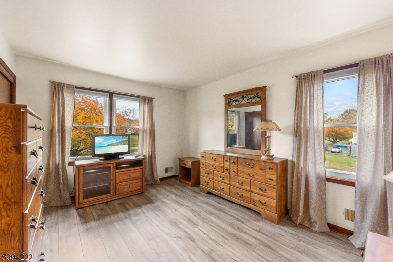 Readington Twp., New Jersey, 08889, United States, 4 Bedrooms Bedrooms, ,3 BathroomsBathrooms,Residential,For Sale,1989710