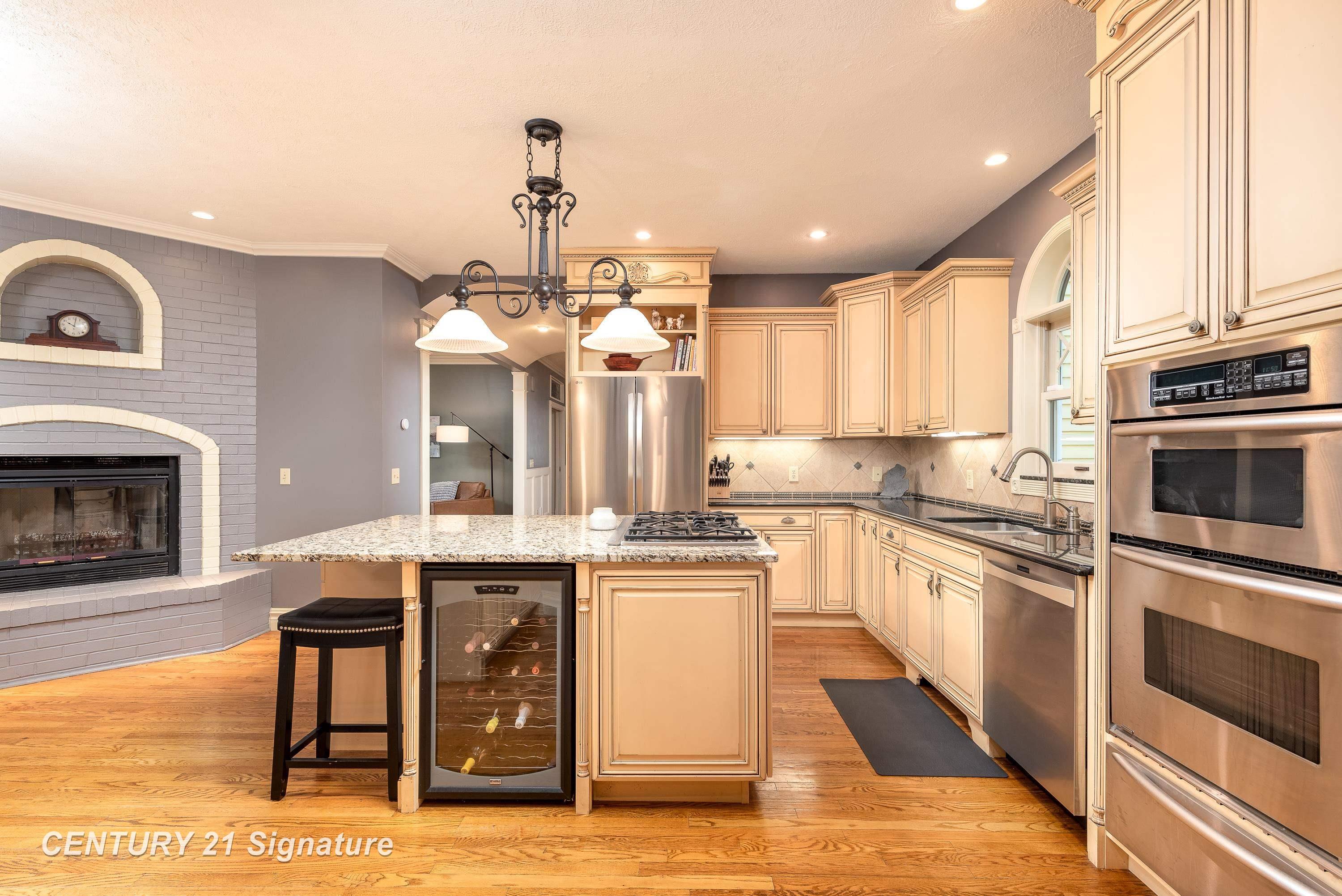 Midland, Michigan, 48642, United States, 5 Bedrooms Bedrooms, ,6 BathroomsBathrooms,Residential,For Sale,1977241