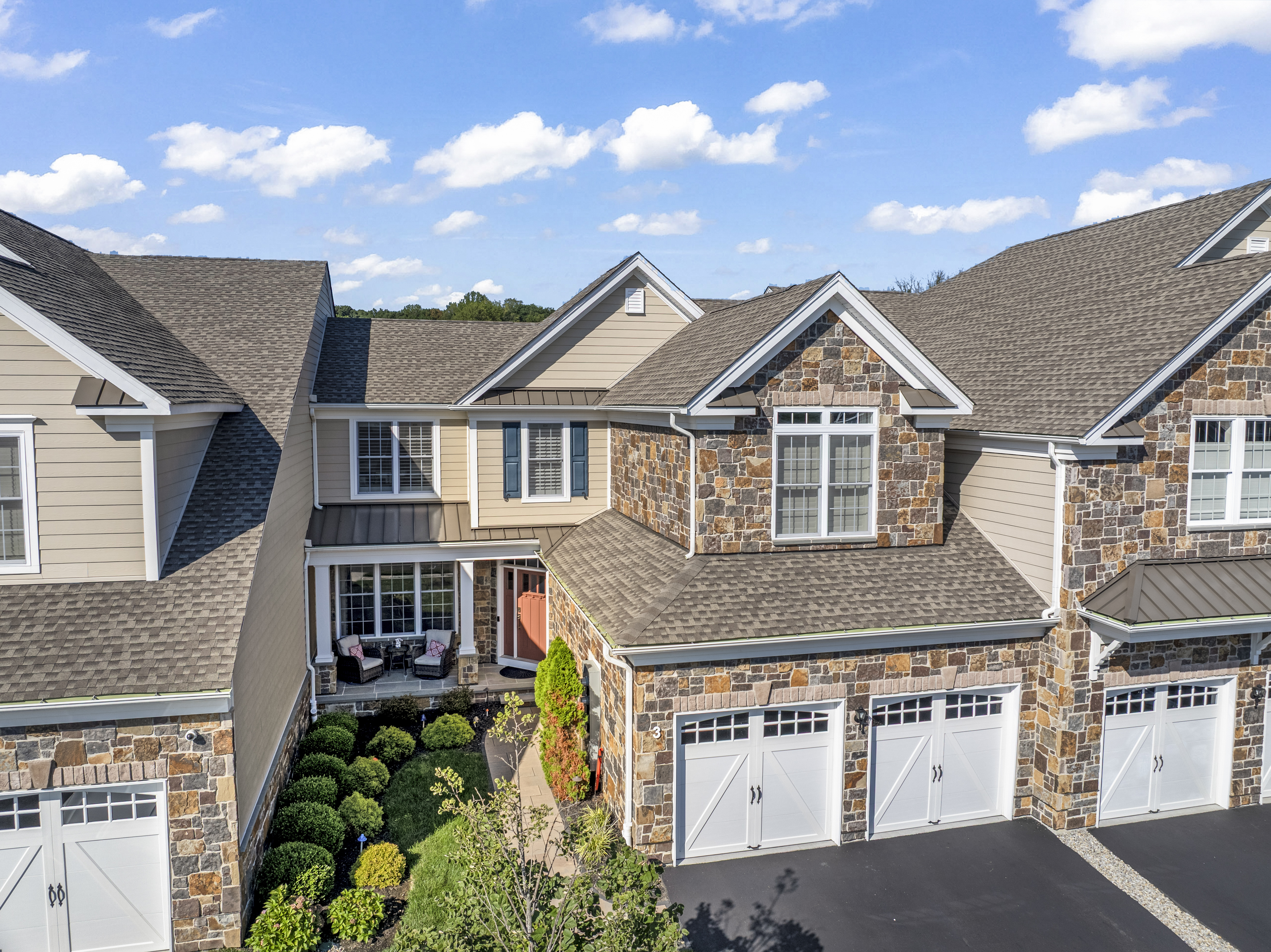Holmdel, New Jersey, 07733, United States, 3 Bedrooms Bedrooms, ,4 BathroomsBathrooms,Residential,For Sale,1923321