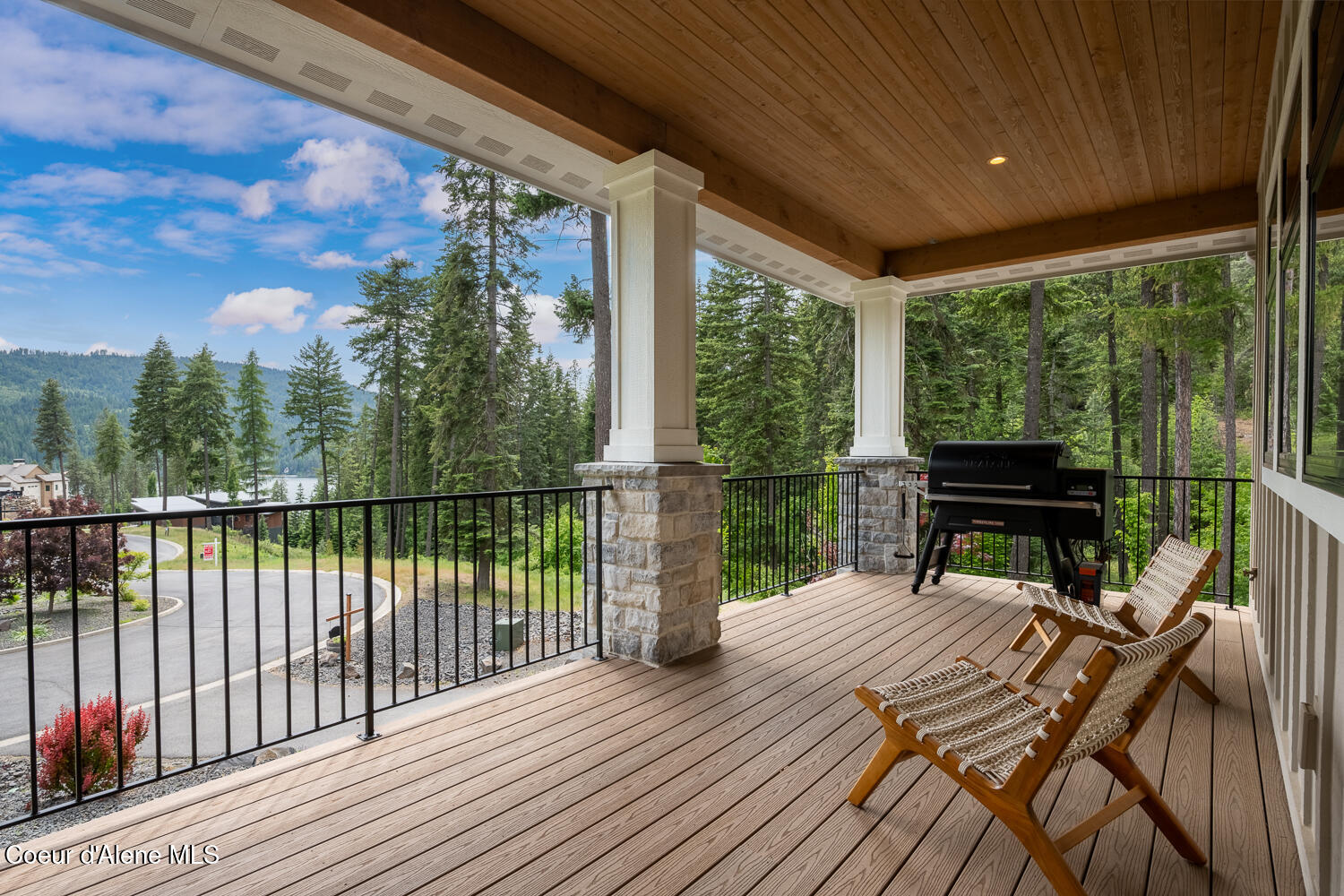Coeur d'Alene, Idaho, 83814, United States, 4 Bedrooms Bedrooms, ,4 BathroomsBathrooms,Residential,For Sale,1851825